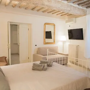 Casa Laurentius Pise