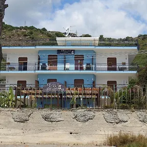 Chrismare Hotell Mazzeo